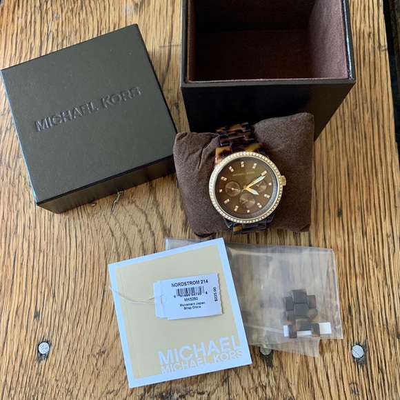 Michael Kors Women’s Oversized Tortoise Watch main image 7